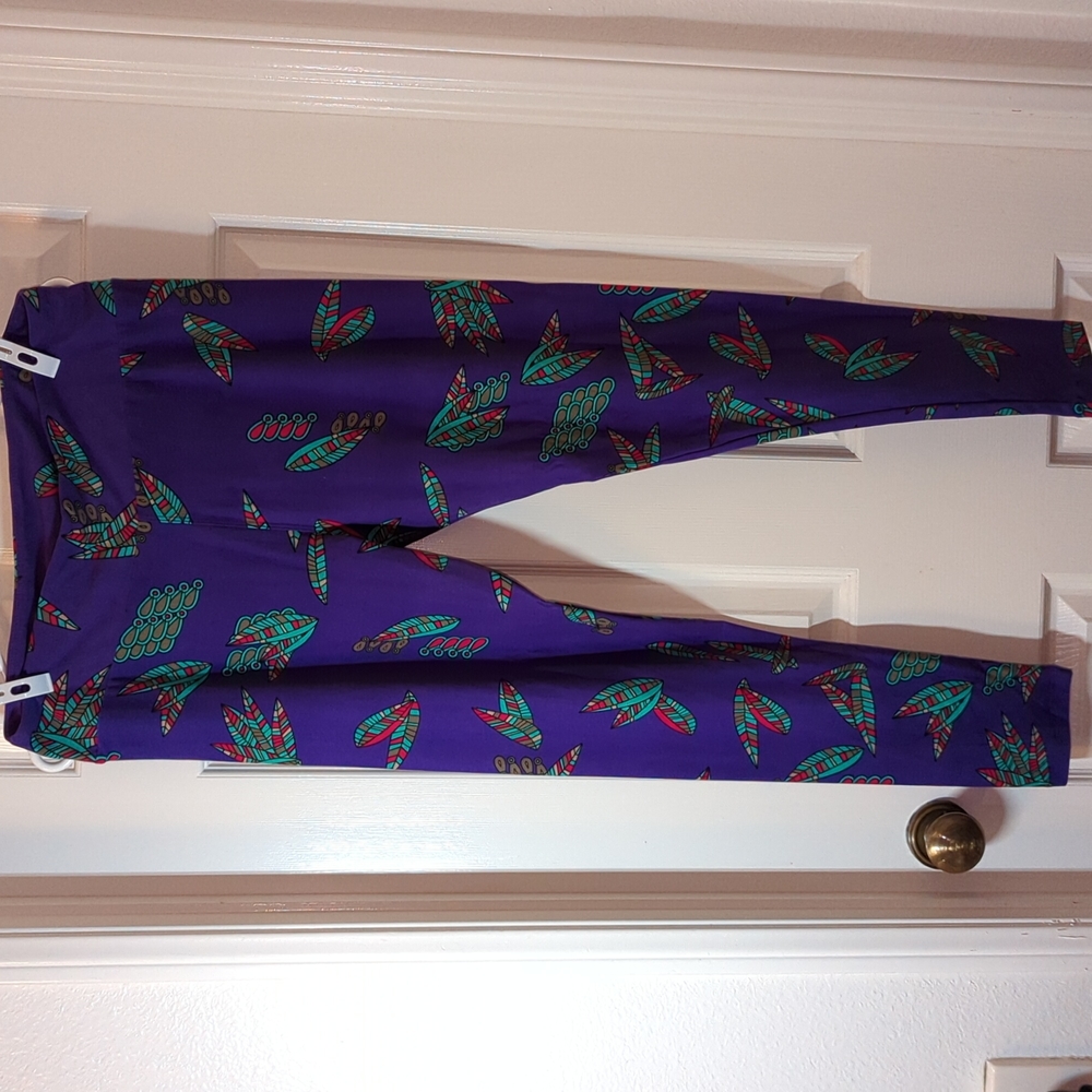 $5 Sale!! LuLaRoe Tall & Curvy Leggings 🪶